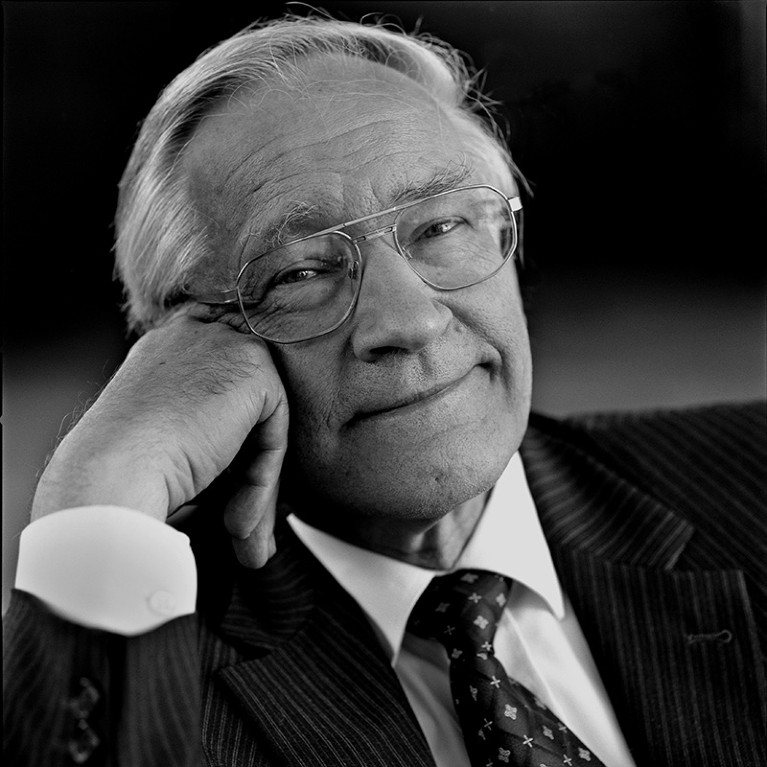 A black and white portrait of Richard Robert Ernst in 2006.
