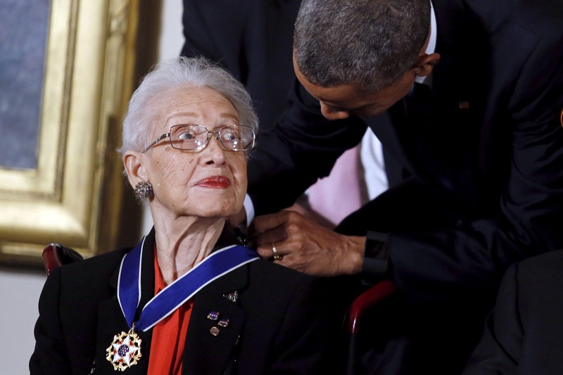 Barack Obama presents the Presidential Medal of Freedom to Katherine G. Johnson