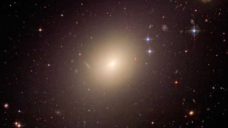 Image from the Hubble Space Telescope showing the ESO 325-G004 galaxy