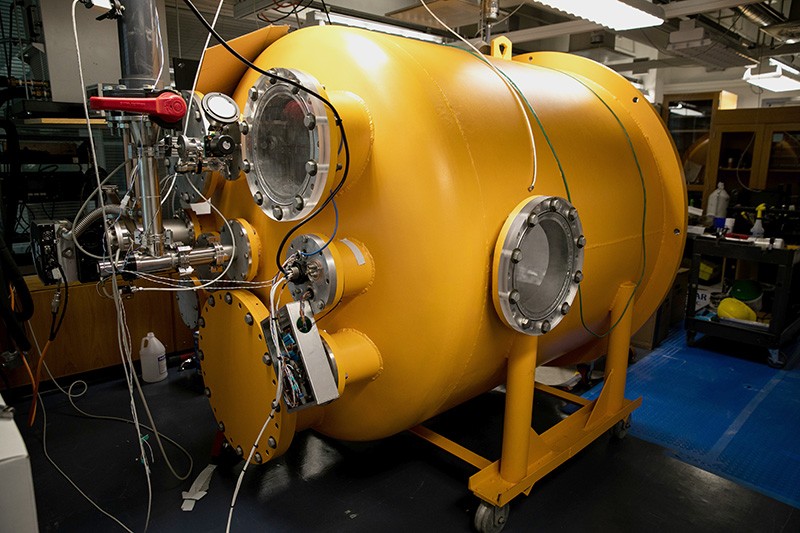 Climatic chamber to test the instruments used in the SCoPEx field mission