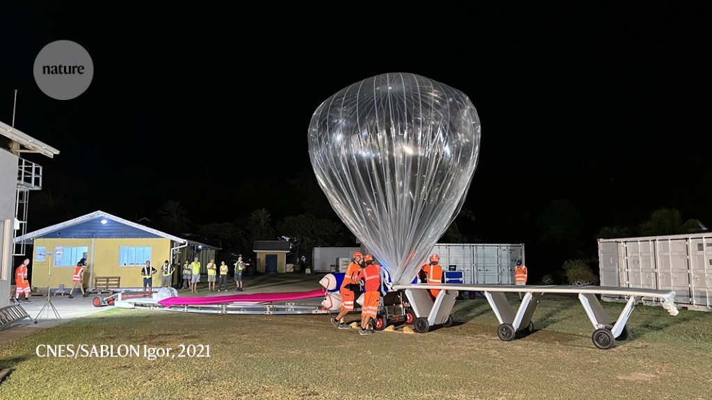 Balloon flotilla detects an earthquake from high in the sky