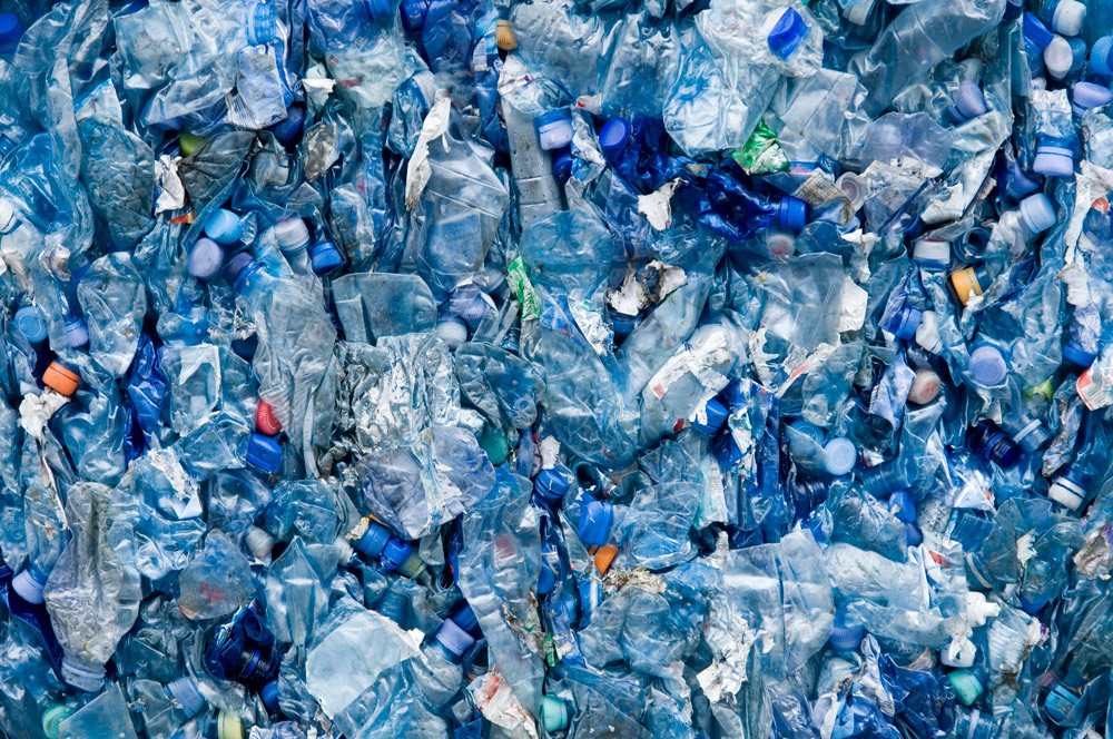 Carbon-resource circulation through recycling of plastics