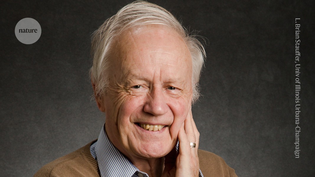 Anthony Leggett obituary: physicist who brought quantum theory to the macro world