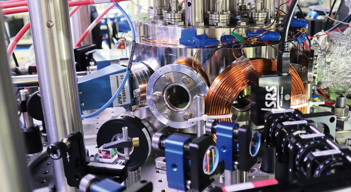 Orchestrating a quantum leap using cold atoms