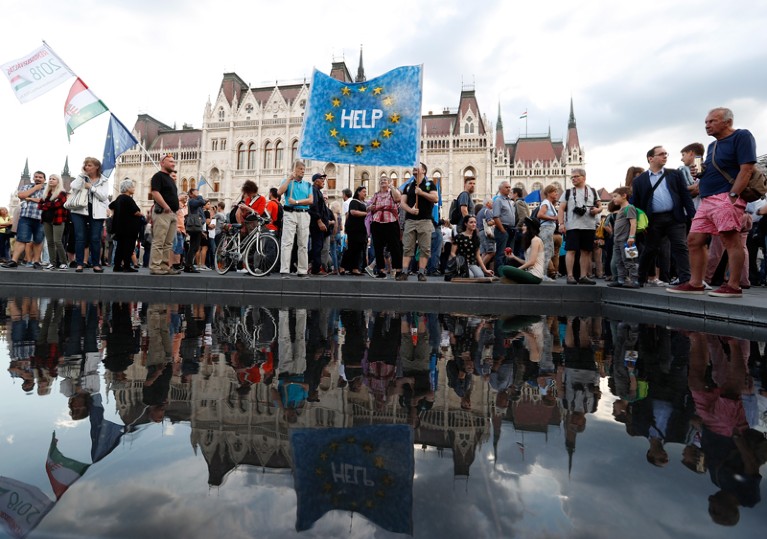 People protesting against the new Hungarian government