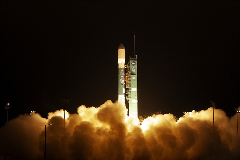 final United Launch Alliance Delta II rocket lifts off, carrying ICESat-2. Smoke billows at bottom.