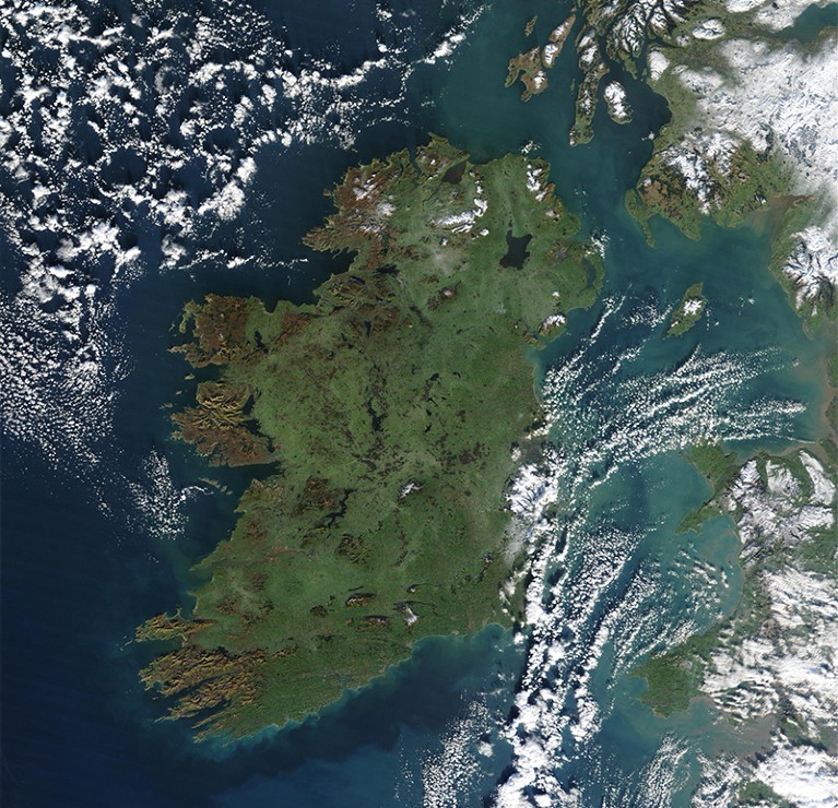 MODIS拍摄的爱尔兰，2003年1月。