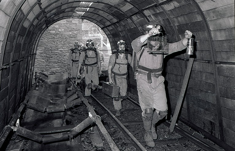 在Crumlin矿工救援站,1983年威尔士南部煤田
