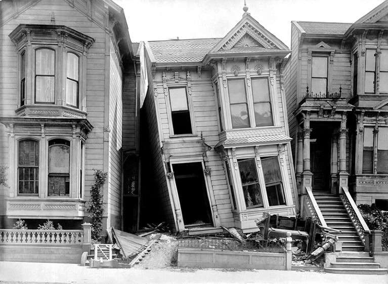 Victorian homes on Howard Street that were damaged in the earthquake, San Francisco, California, 1906