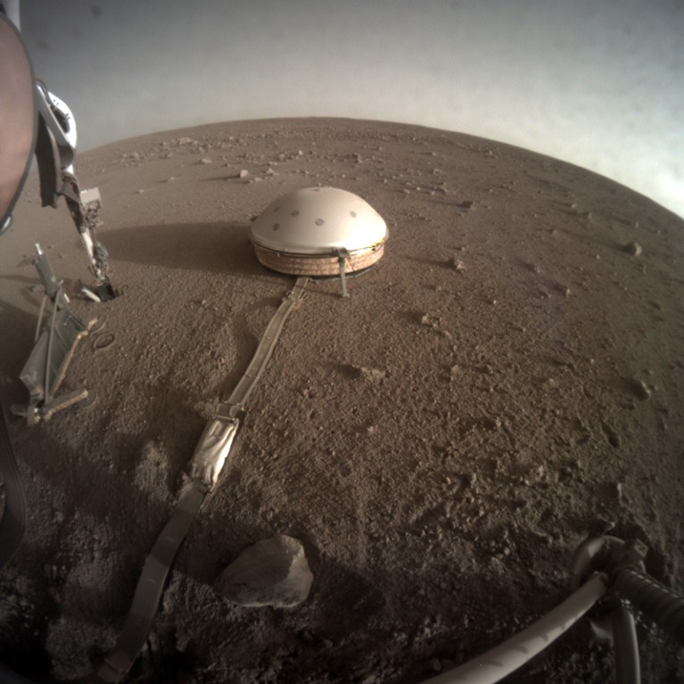 美国宇航局洞察号火星着陆器前的区域