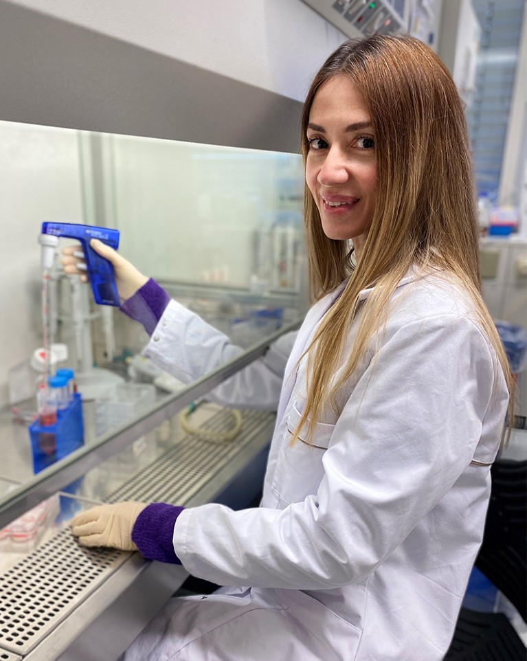 Niki Karachaliou in the lab