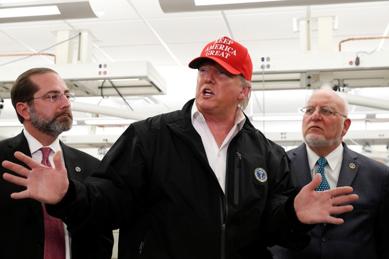 Donald Trump with Alex Azar and Robert Redfield
