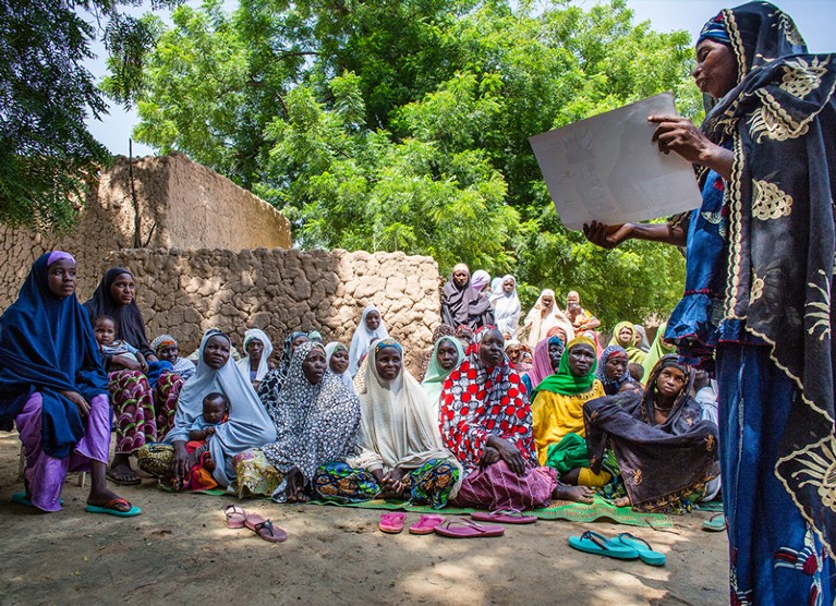 A group of women partecipate to an awareness-raising activity related to the cash distribution program, Niger.