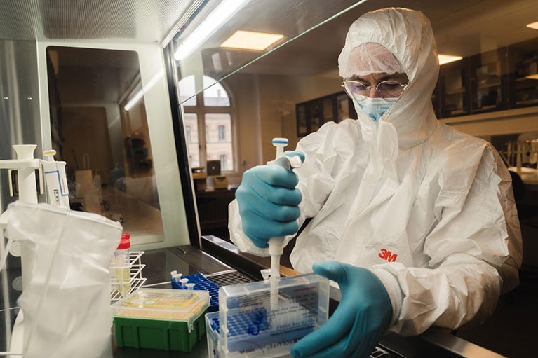 Prof. Eske Willerslev preparing samples in Copenhagen.