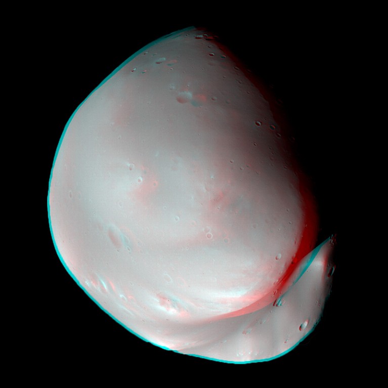 Imagen 3D de Deimos capturada durante sobrevuelos cercanos.