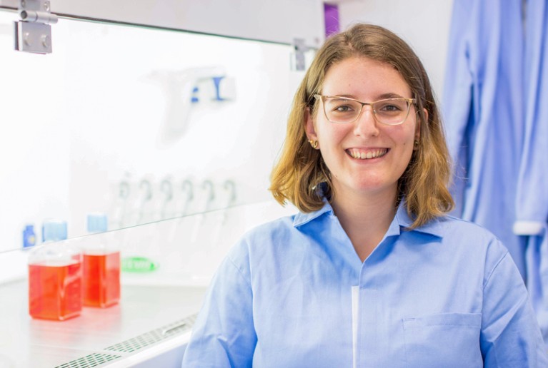 Portrait of Fernanda Garcia Fossa in the lab