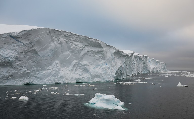 Could giant underwater curtains slow ice-sheet melting?