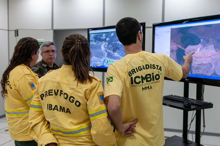 Bombeiros do Prevfogo/Ibama participam de operação conjunta de combate a incêndios na Amazônia em 2019.