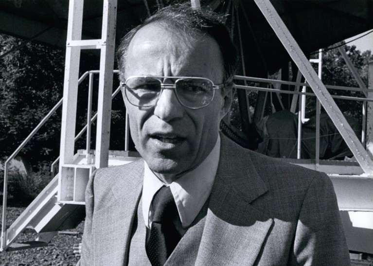 Black and white portrait of Dr. Arno Penzias