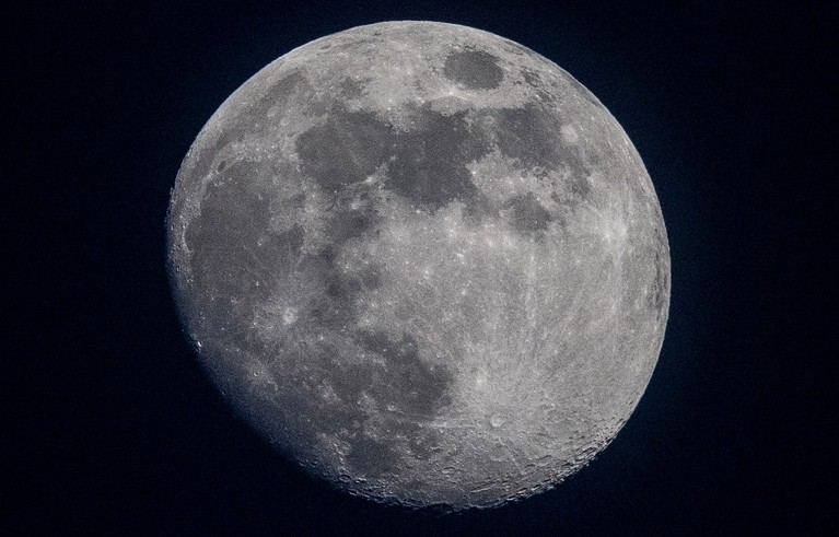 An image of the waxing Moon.