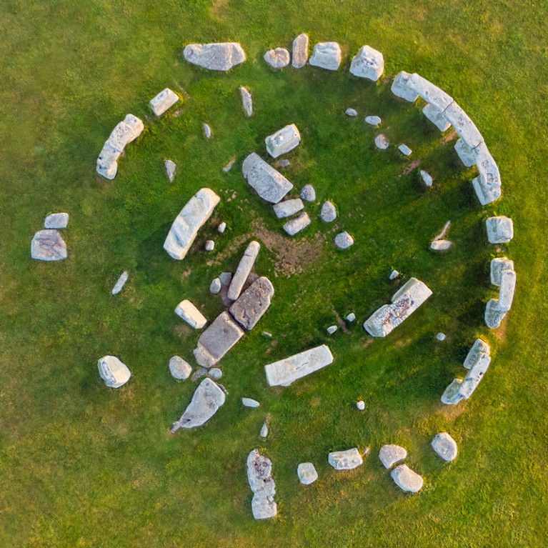 An overhead view of Stonehenge showing the arrangement of the stones