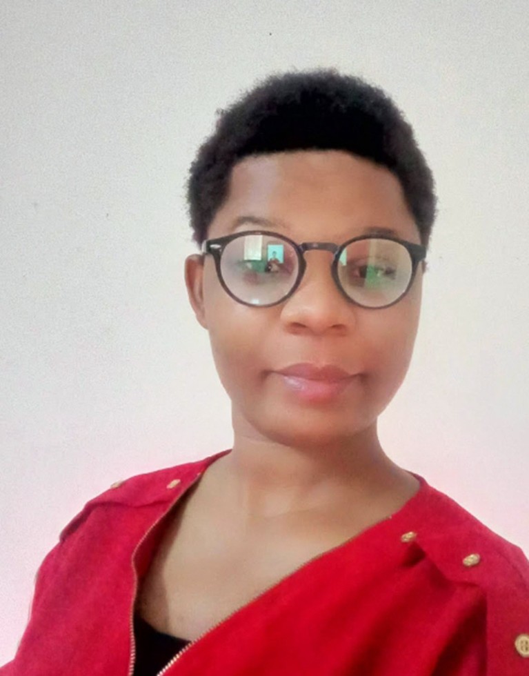 Leona Diala 的肖像照