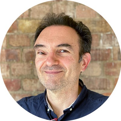 Headshot of Davide Castelvecchi.