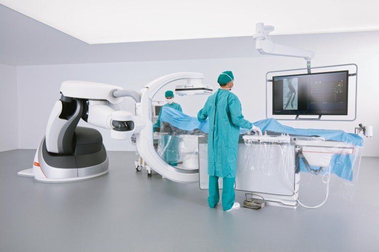 KUKA ARTIS PHENO: X-ray imaging directly in the operating room