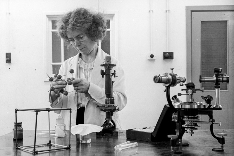 The Women Who Cracked Science S Glass Ceiling