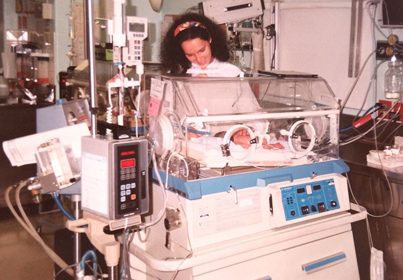 Camille and her mother during her hospitalisation in Sainte-Justine.