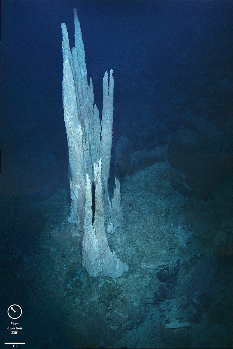 Esta imagem do fundo do Oceano Atlântico mostra uma coleção de torres de calcário conhecidas como a "Cidade Perdida".