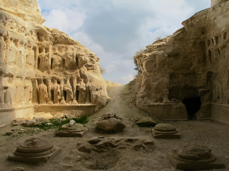 The entrance wall of Shash Hamdan Tomb