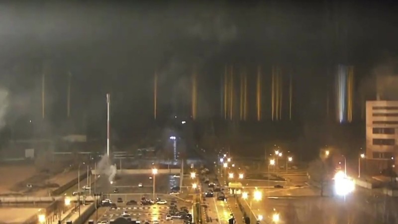 Screenshot showing a view of the Zaporizhzhia nuclear power plant during a fire