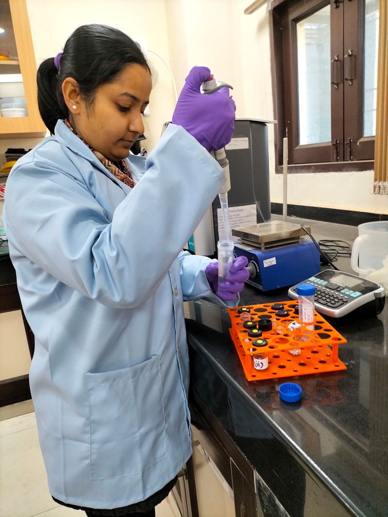 Prachi working in the lab