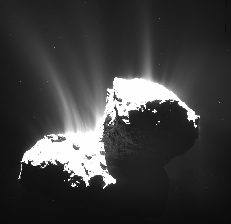 A black and white image of Comet 67P/Churyumov-Gerasimenko