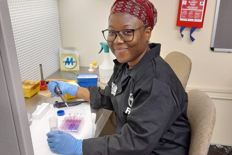 Francinah Ratsoma working in the lab