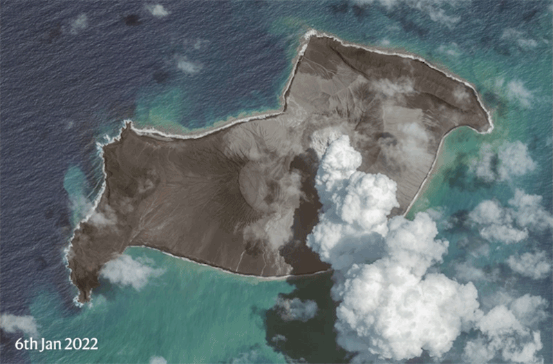 A sliding GIF of two satellite images shows the Hunga Tonga-Hunga Ha'apai volcano before and after the eruption