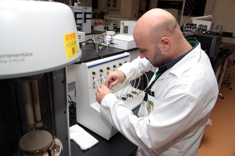 Manipulating metals for medicine