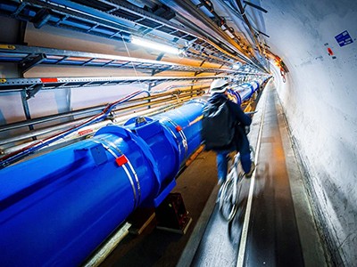 Leading US particle physics lab faces uncertain future 1