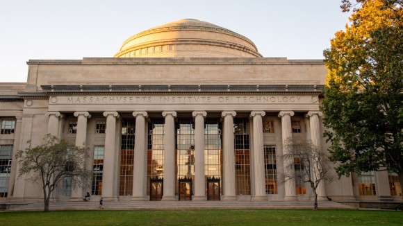 Ilmuwan Terkenal MIT Nuno Loureiro Meninggal Dunia dalam Tragedi Penembakan