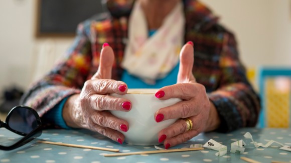 Konsumsi Kopi Berkafein Bisa Turunkan Risiko Demensia dan Jaga Otak Tetap Tajam