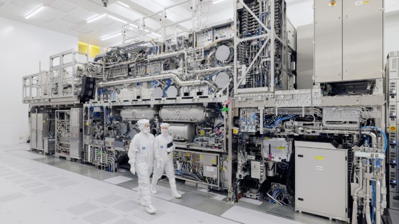 Teknologi Pembuatan Chip 8 Nanometer dari ASML Percepat Revolusi AI