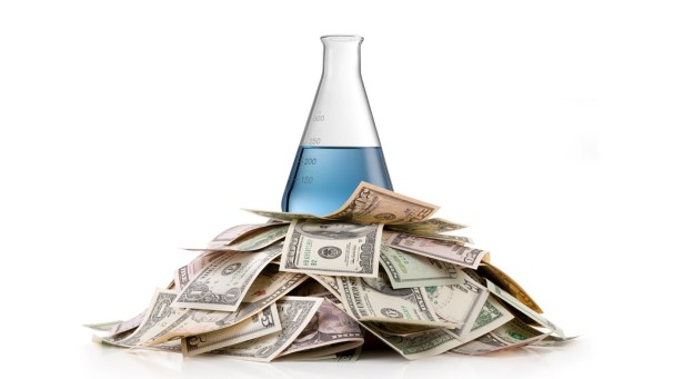 Early grant success attracts more funding: study of 100,000 applicants hints at why