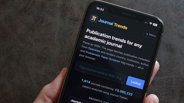 Tool flags suspicious journals before researchers submit papers