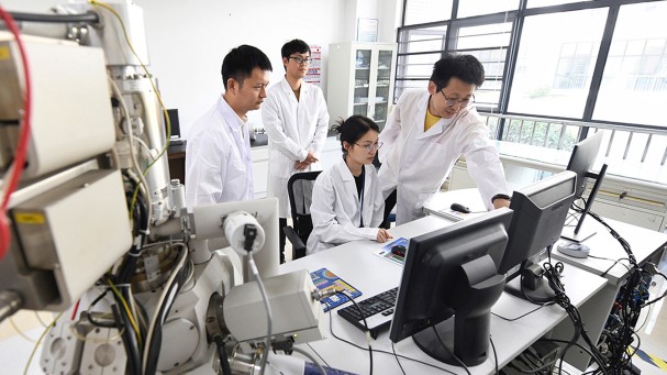 China boosts prestigious grants for young scientists — will it ease competition?