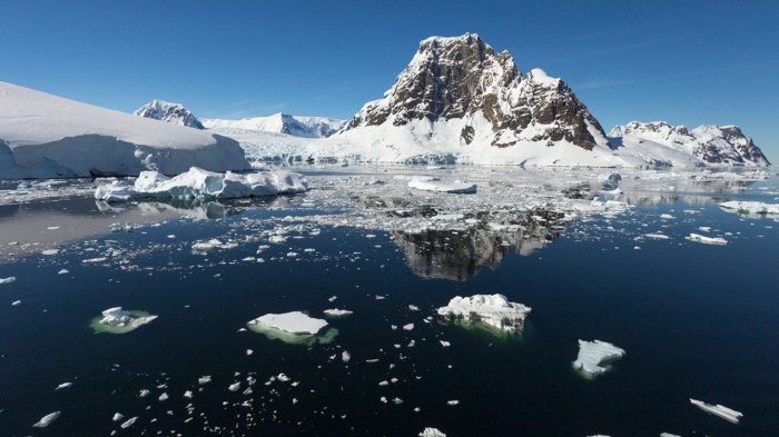 Warm wind triggers record Antarctic melting : Research Highlights