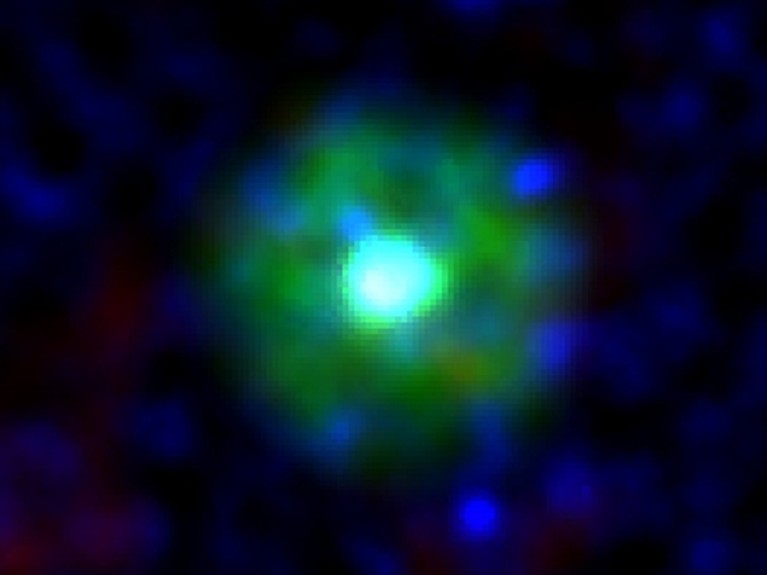 X-ray image of the central star and the nebula in IRAS 00500+6713 obtained by the XMM-Newton space telescope.