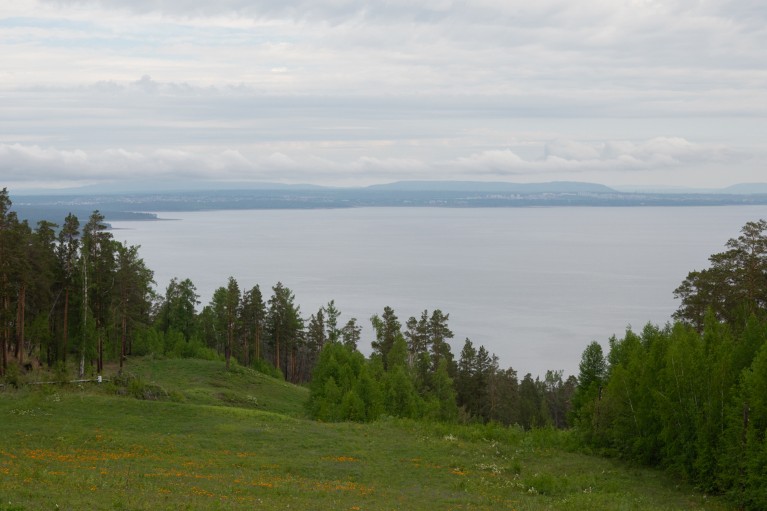 General view of the Bratsk reservoir on an overcast day.