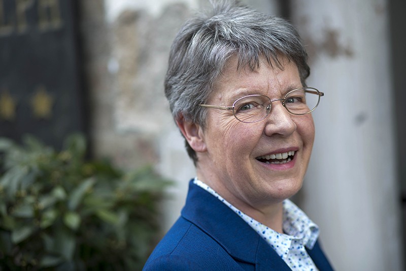 Pulsar Discoverer Jocelyn Bell Burnell Wins 3 Million - 